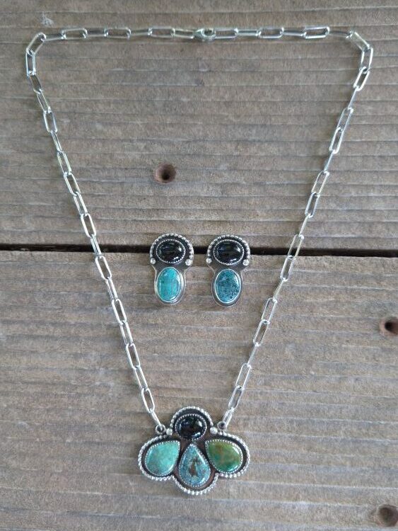 Black Onyx and Hubei Turquoise Necklace